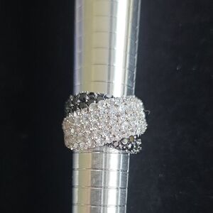 Elegant Sterling Silver and Black Women's Ring